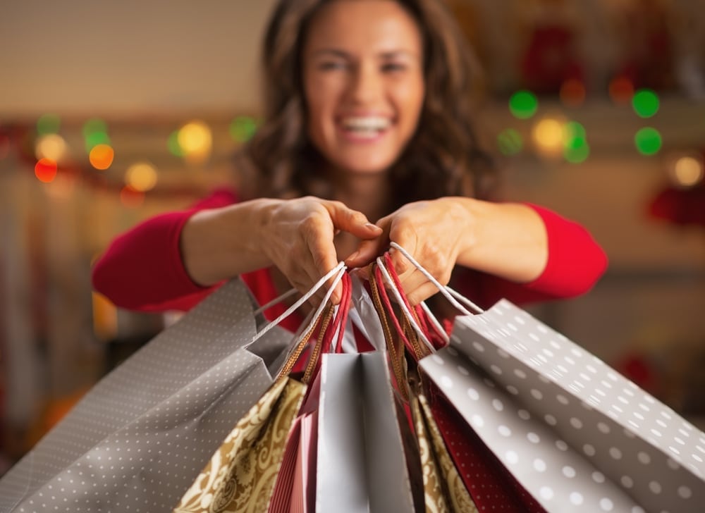 10 Tips How to Manage Your Money During the Holidays