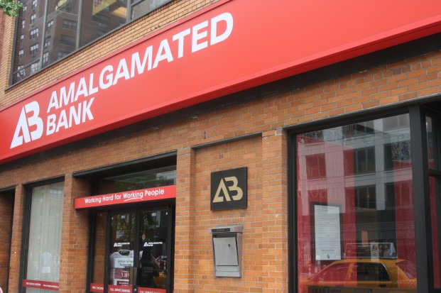 4 Benefits of Going With a Community Bank