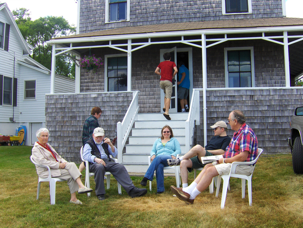 How the Rich Lend Money to Their Families