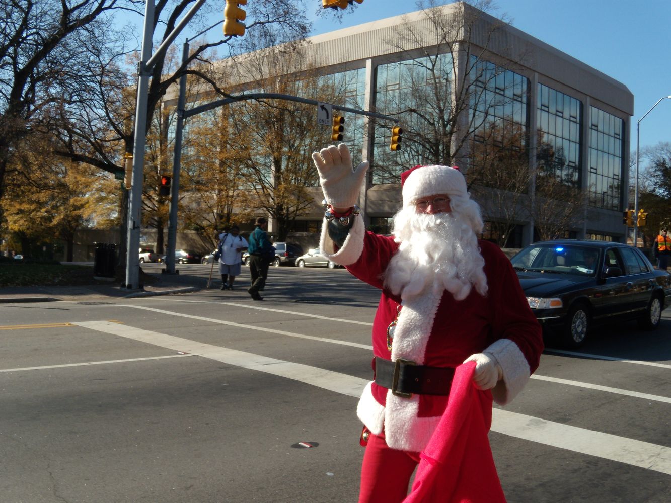 Santa’s ‘Nice’ List: Which Banks Charge the Least in Fees?