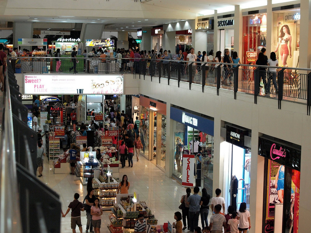 Shopaholics: Mental Tips to Stop Overspending