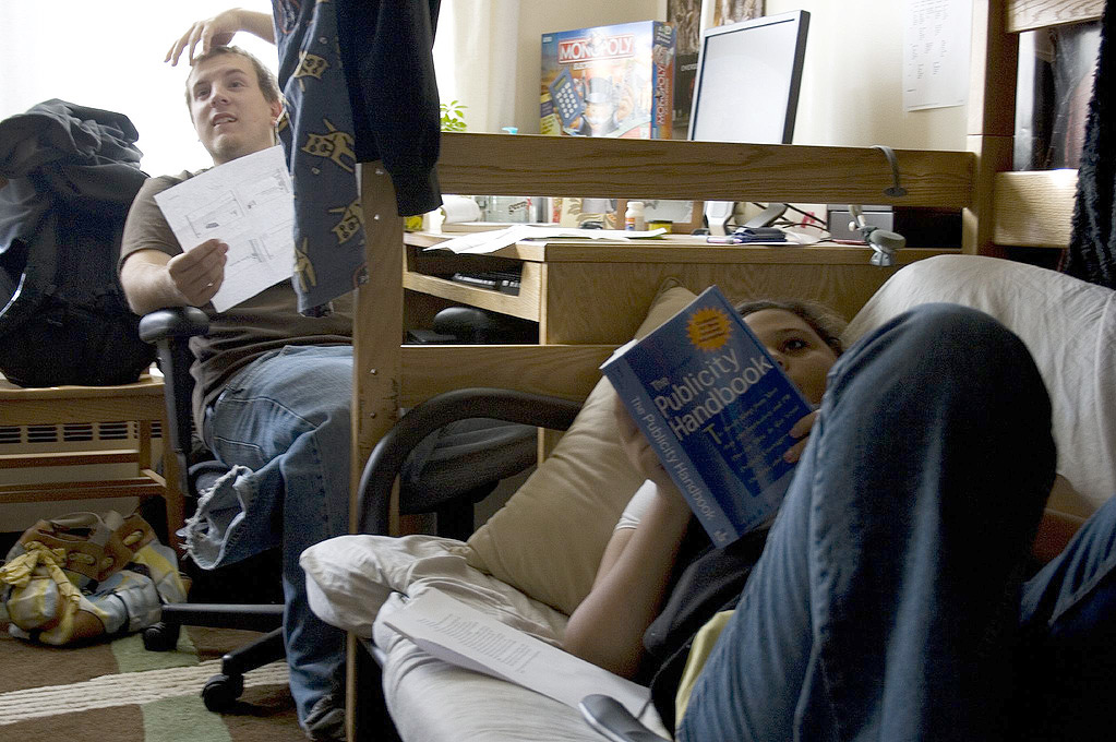 10 Ways College Students Waste Money