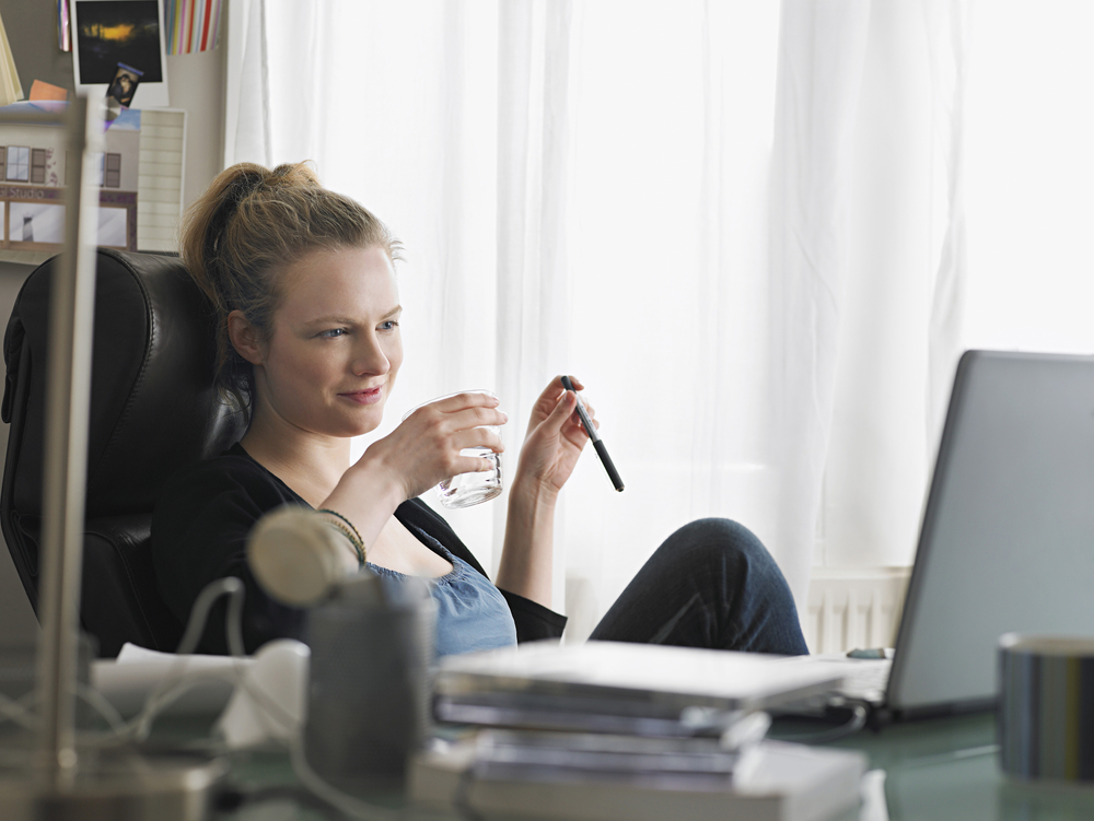 Why Independent Contractors Need an Online-Only Bank