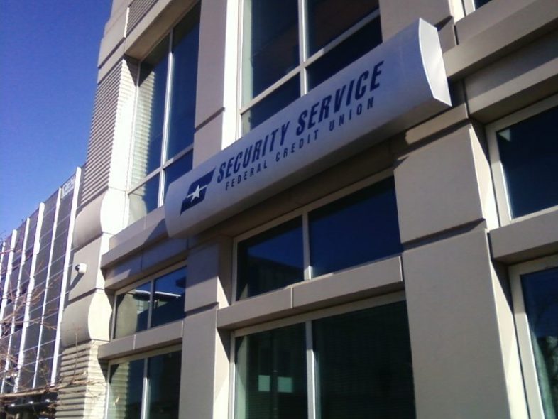 Do You Have to Keep a Minimum Balance at a Credit Union?