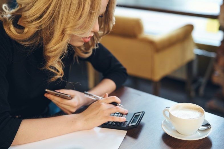 Should You Pay Off Student Loans Early to Save on Interest Charges?