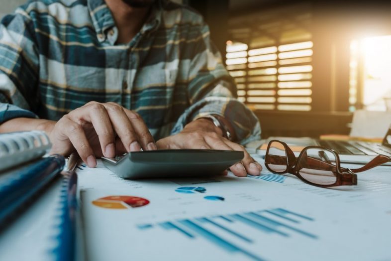 Investing in a Money Market Fund vs. a High-Yield Savings Account