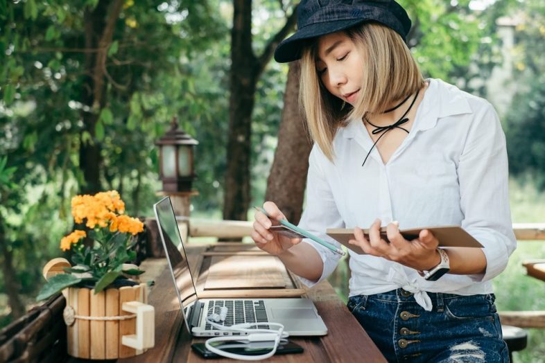 College Grads With Your First Jobs: How to Set Up Your Finances