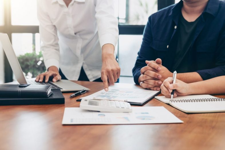 Should You Choose Fixed-Rate or Variable-Rate Personal Loans?