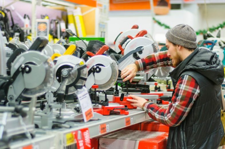 Home Depot Credit Card vs. Lowe’s Credit Card: Review