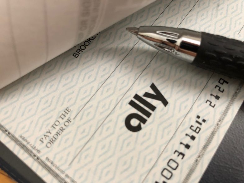 What’s the Difference Between a Checking Account and a Money Market Account?