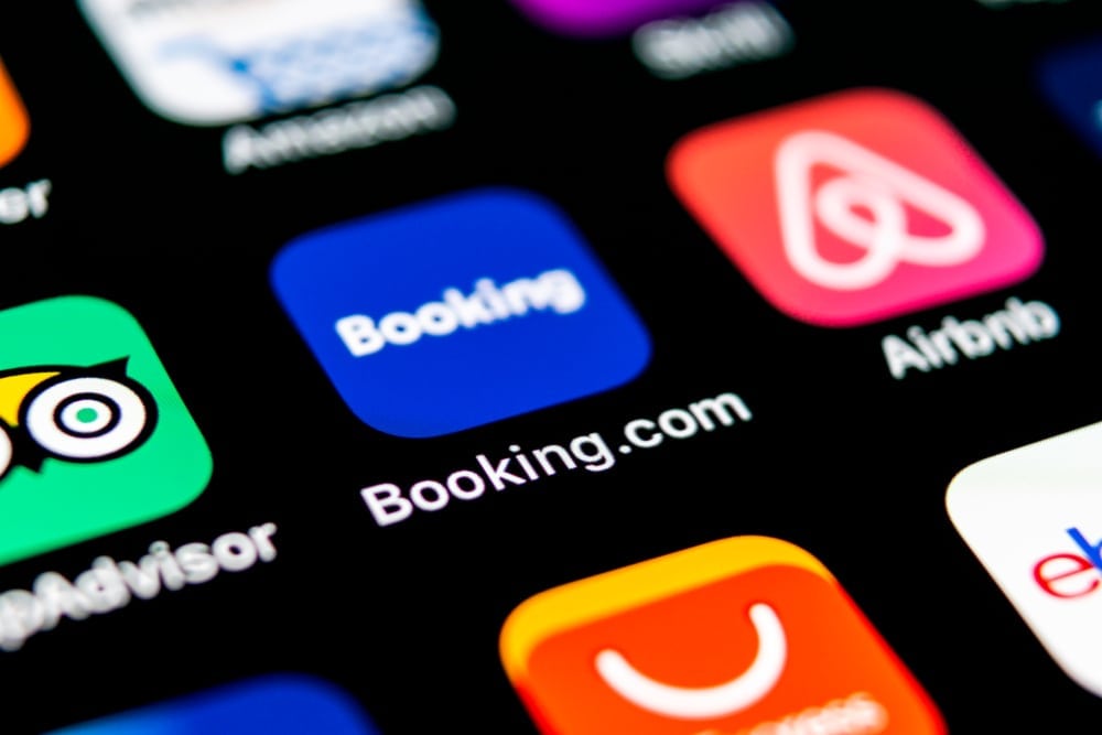 11 Ways to Save on Hotel Booking Costs & Fees