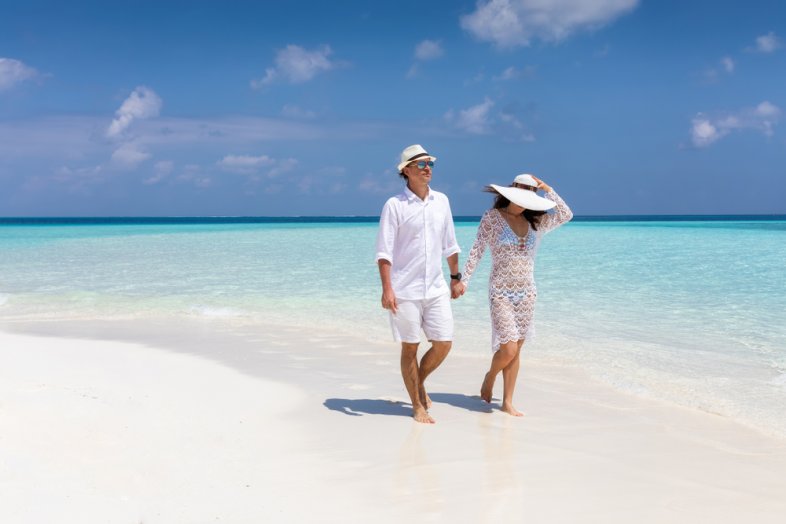 How Much to Save for the Perfect Honeymoon Without Going Into Debt