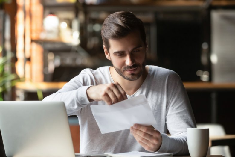 Guide to 401(k) and Roth IRA withdrawal rules in retirement