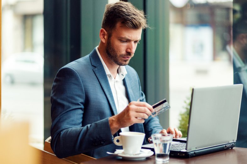 Business Credit Card vs. Corporate Credit Card: What are the Differences?