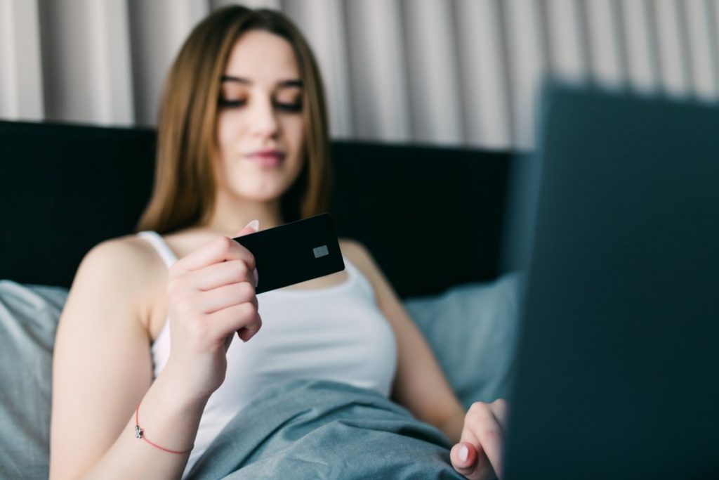 Credit Cards 101: How to Use Them Responsibly