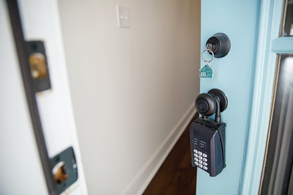 Investing in Airbnb Rental Property: Pros and Cons to Consider