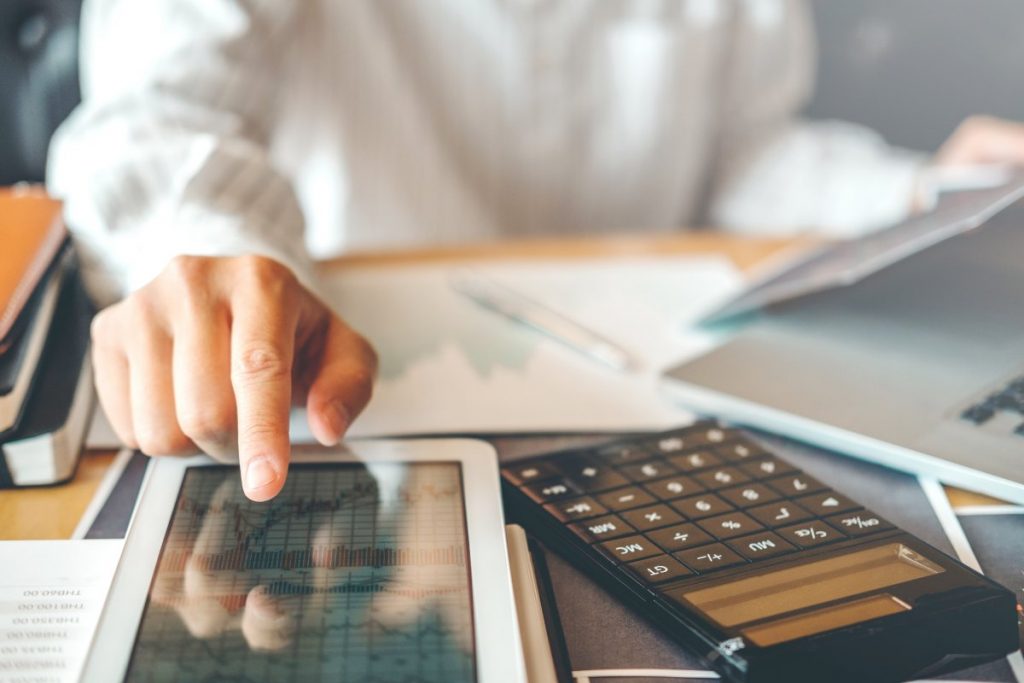 Axos Invest 2026 Review