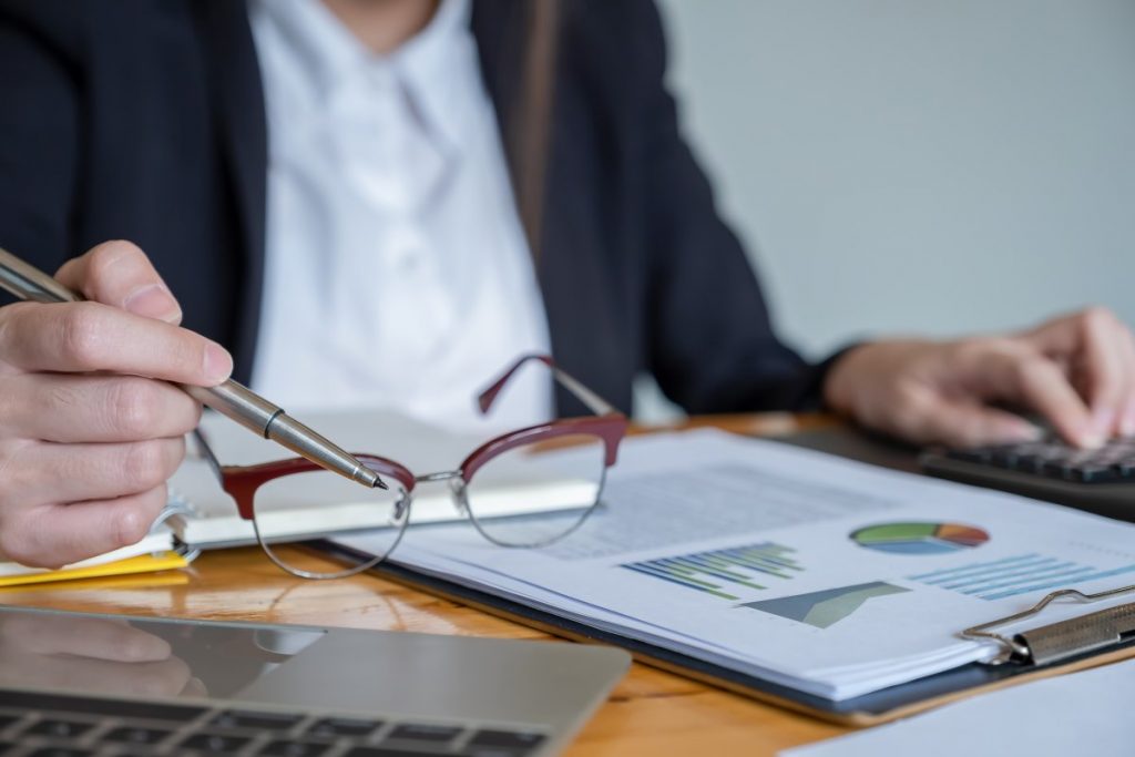 How to Roll a 401(k) Into an IRA