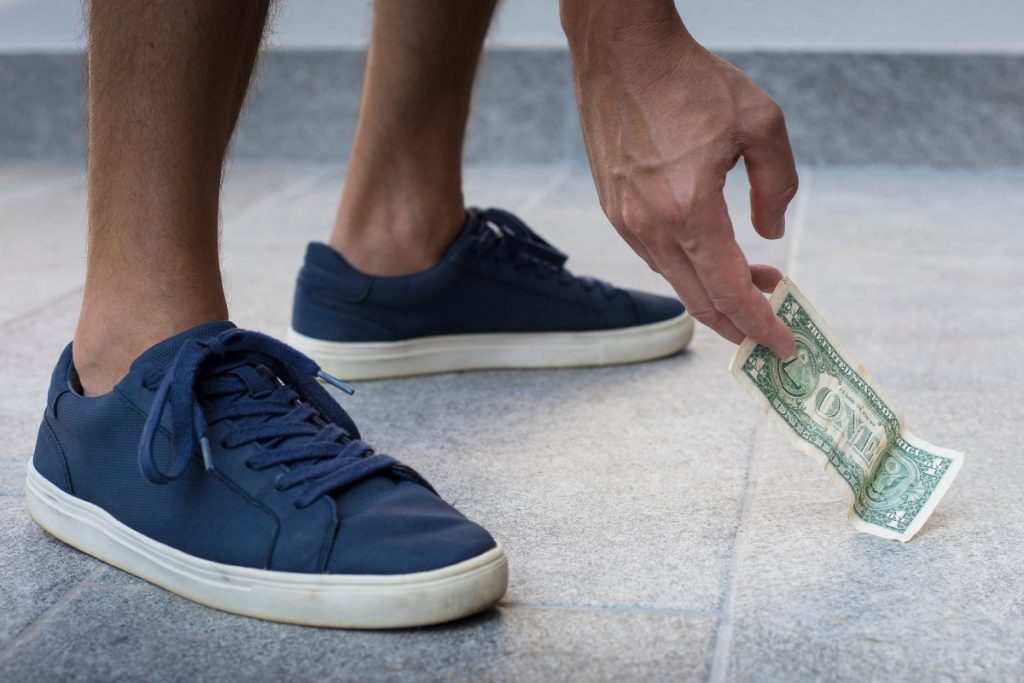 Survey: How Much Money Would You Pick Up?