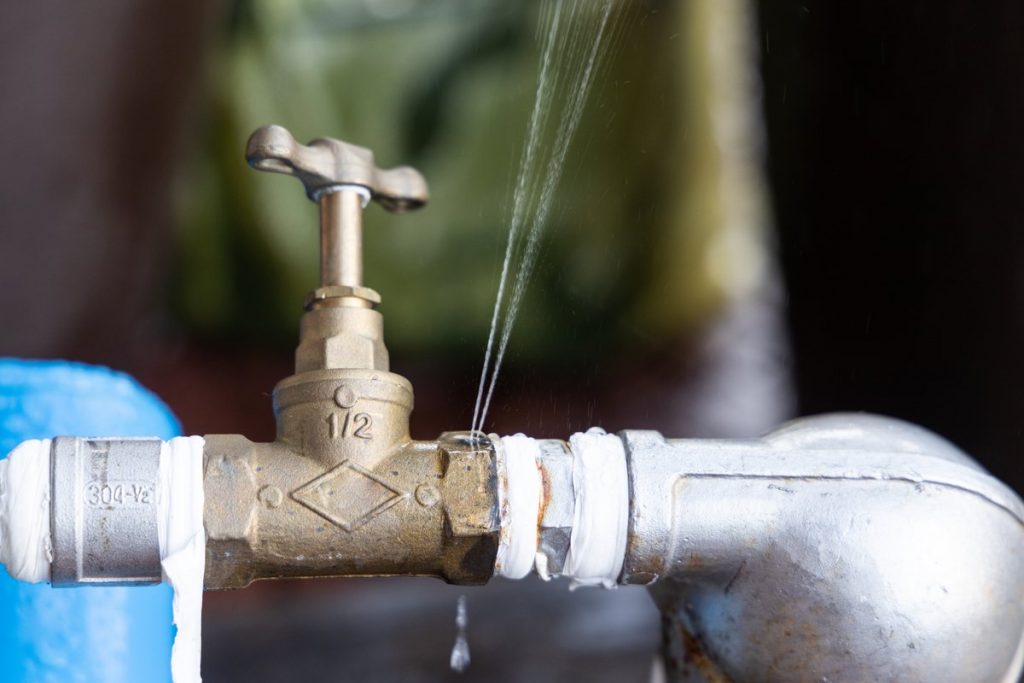 Does Homeowners Insurance Cover Plumbing, Pipe Leak Damage?
