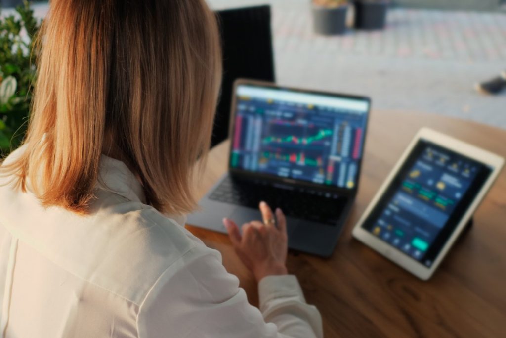 When to Sell Your Stocks: Whether for Profit or at a Loss