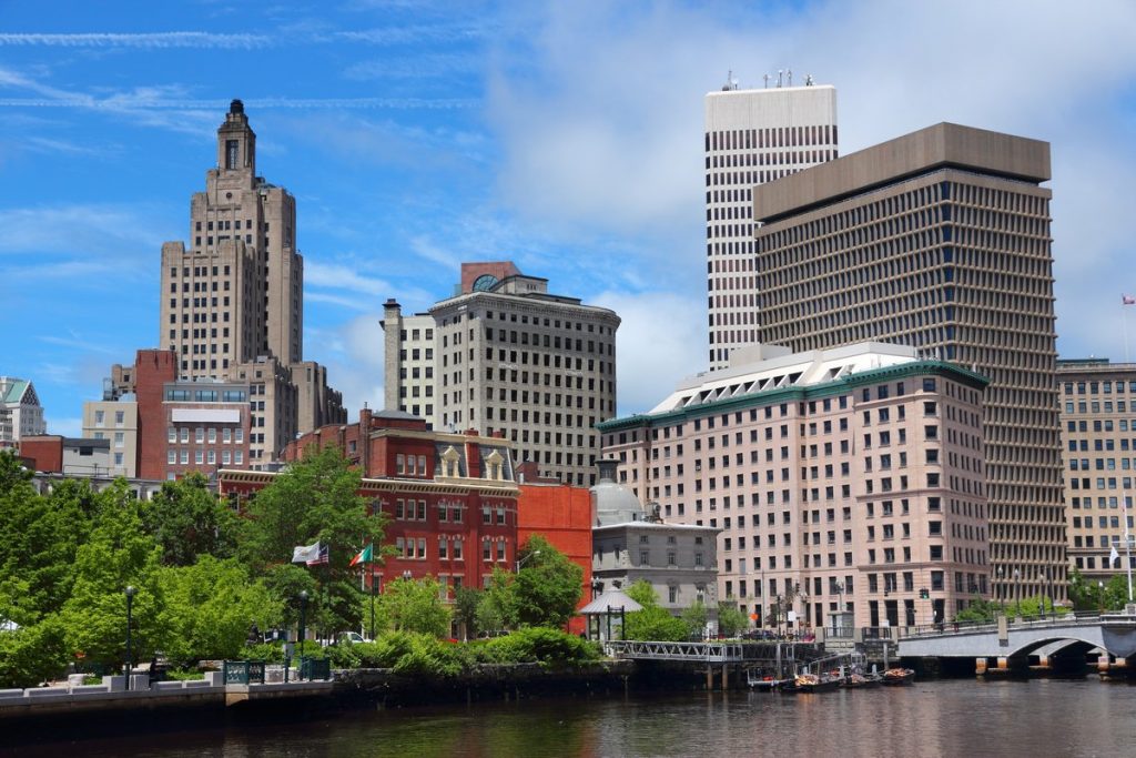 The Best Checking Accounts in Rhode Island for 2026