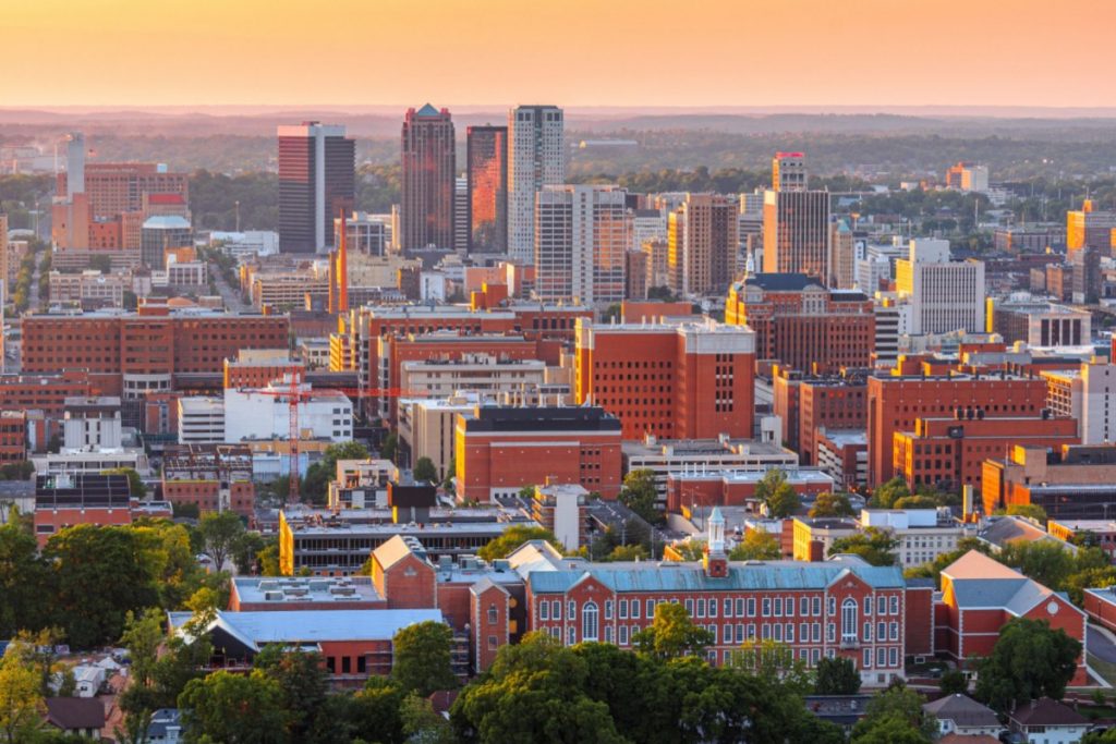 The Best Checking Accounts in Alabama for 2026