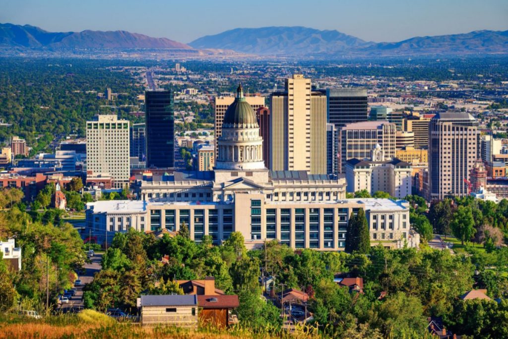 The Best Checking Accounts in Utah for 2026