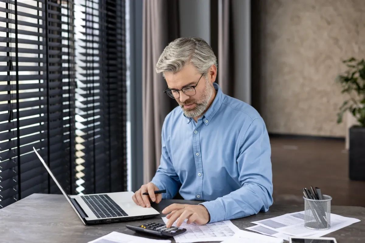 Why a Savings Account Remains Important in Your 40s