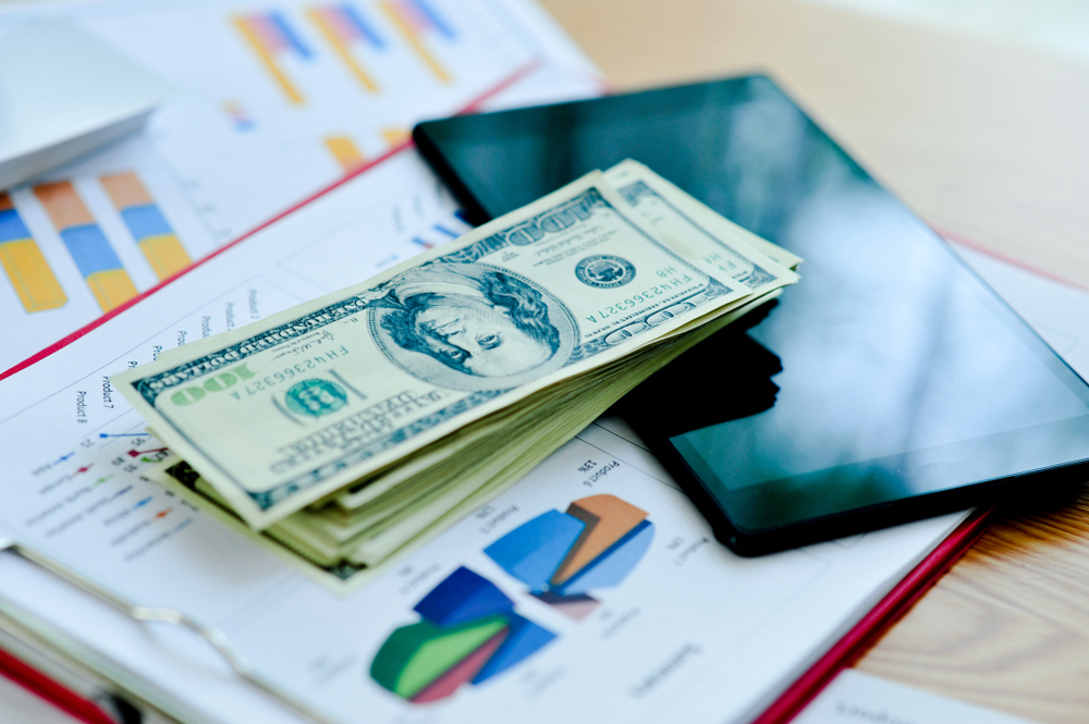 5 Ways to Meet Your Financial Goals So You’re Not Always Strapped for Cash